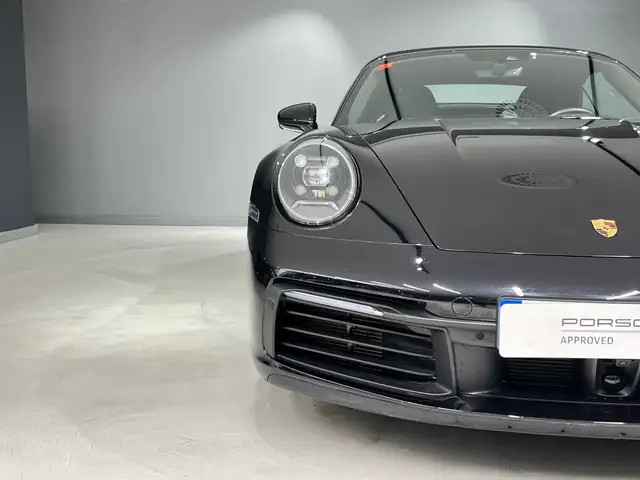 Porsche 911 view 20