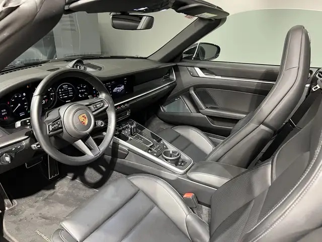 Porsche 911 view 22