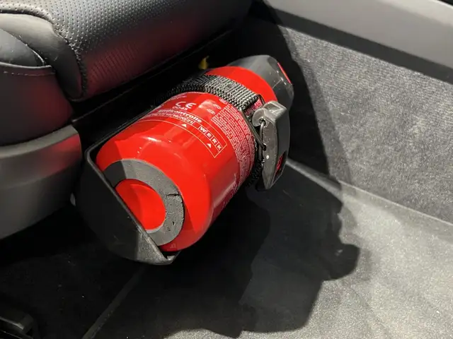 Porsche 911 view 29