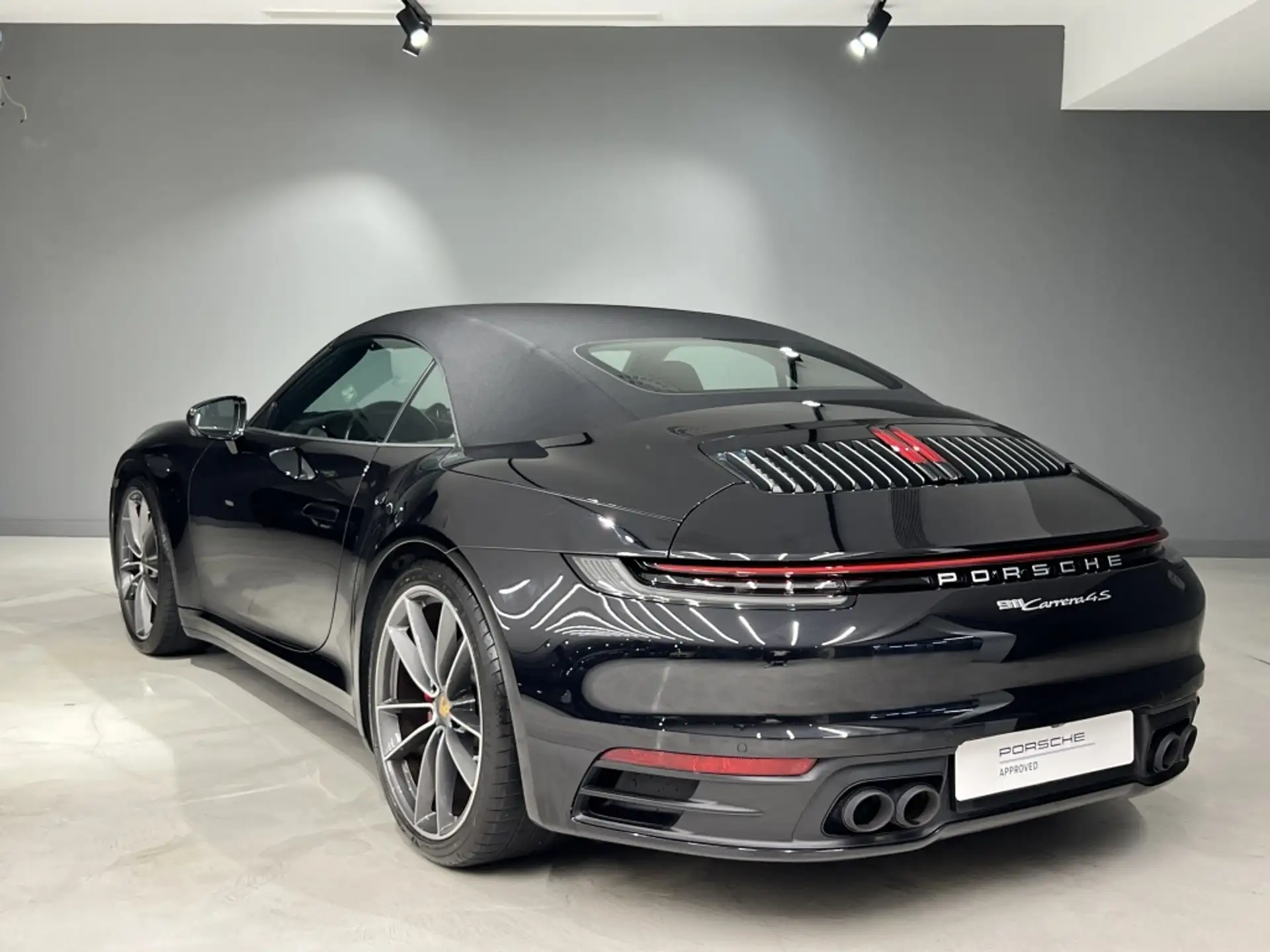 Porsche 911 911 Carrera 4S Cabriolet 2021 검정 사진 3