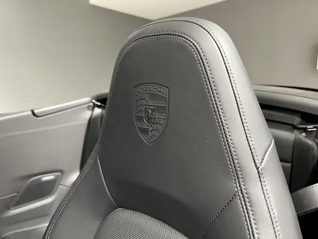 Porsche 911 view 27