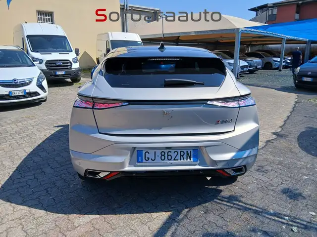 DS Automobiles DS 4 view 9
