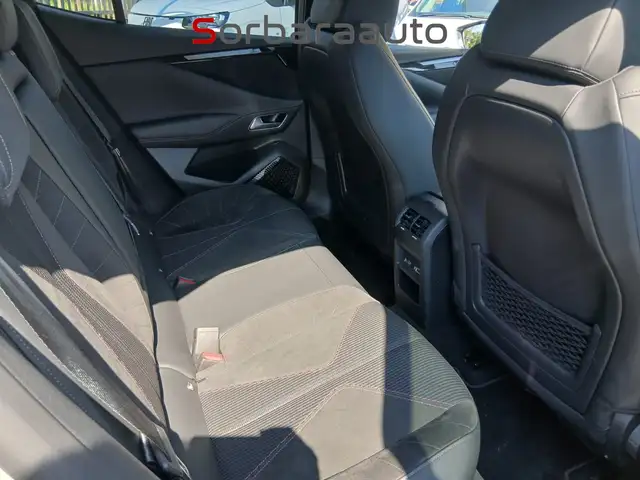 DS Automobiles DS 4 view 15