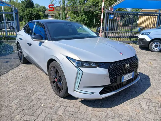 DS Automobiles DS 4 view 4