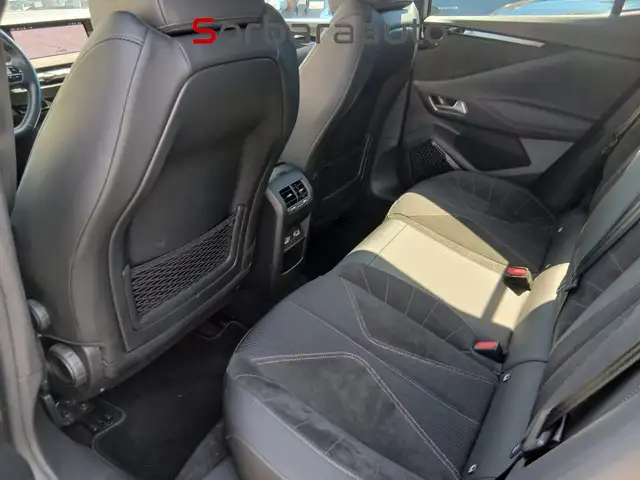 DS Automobiles DS 4 view 14