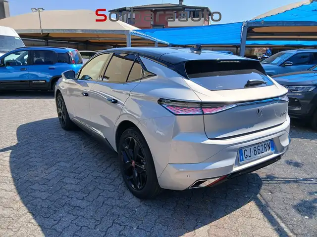 DS Automobiles DS 4 view 2