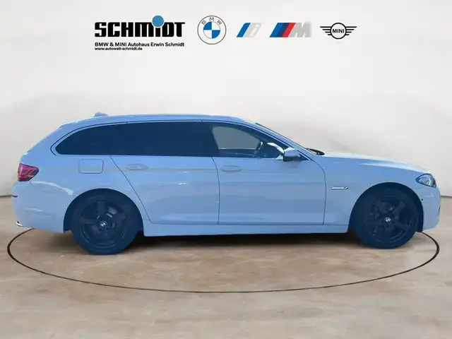BMW 5 Series view 5
