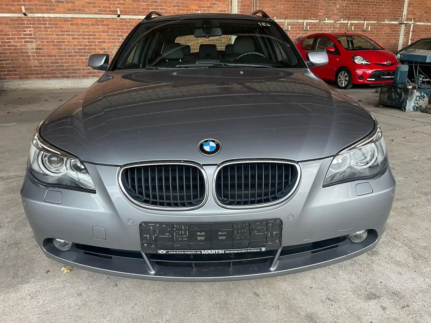 BMW 525 Baureihe 5 Touring 525d/LEDER/PANORAMA Grau - 2
