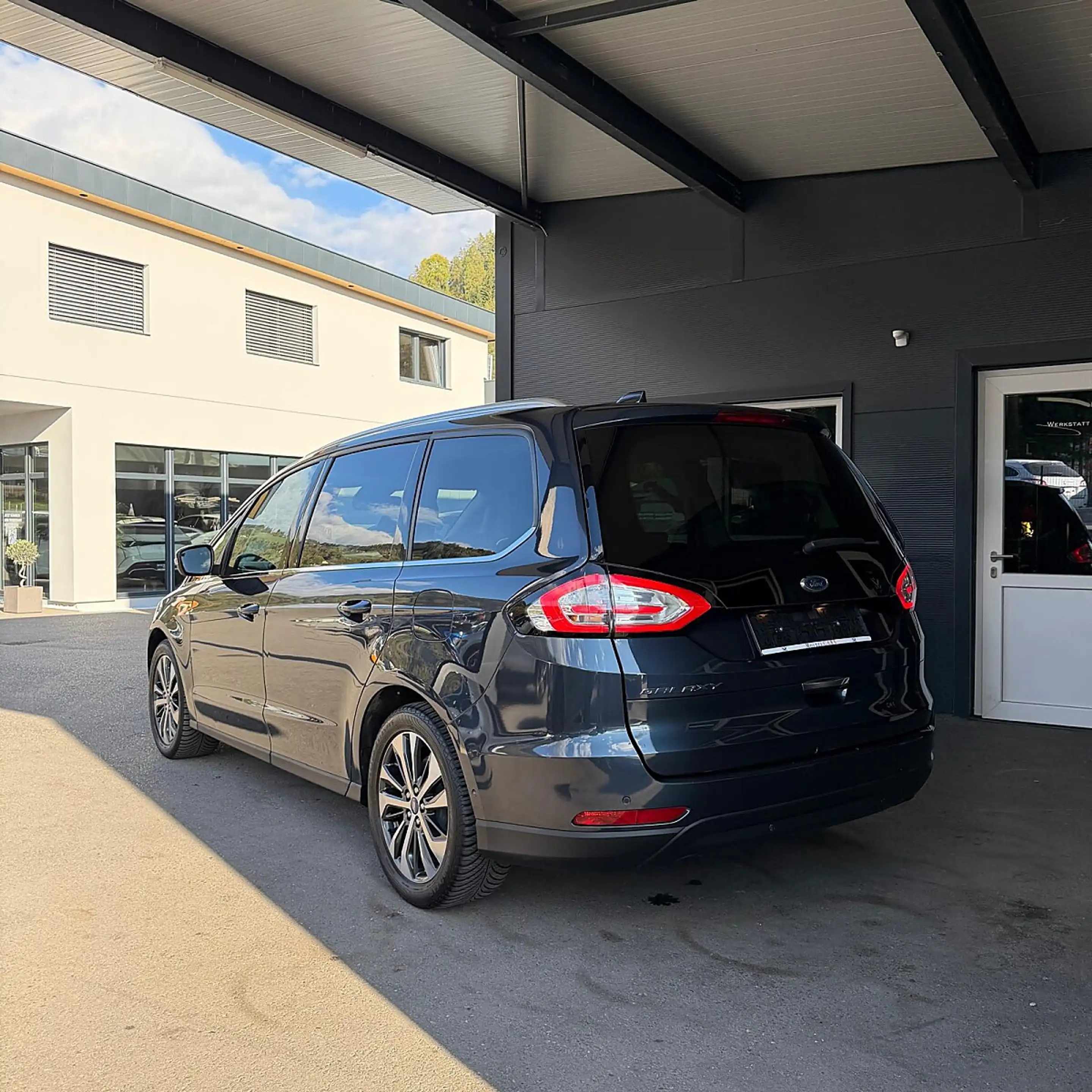 Ford Galaxy 2.0 EcoBlue — photo 3