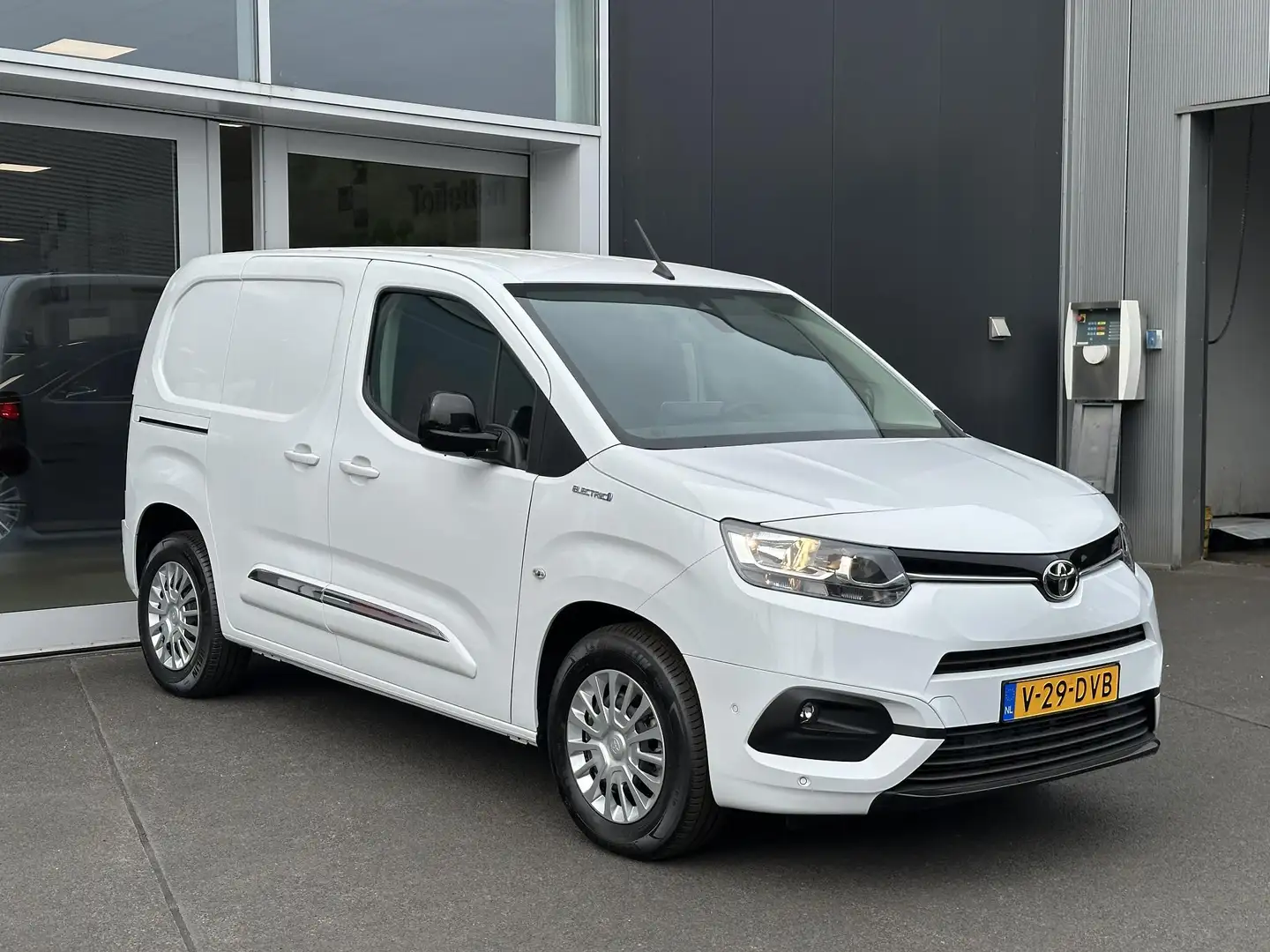 Toyota Proace City Electric Prof 50 kWh Nieuw op kenteken, Direct lev Wit - 2