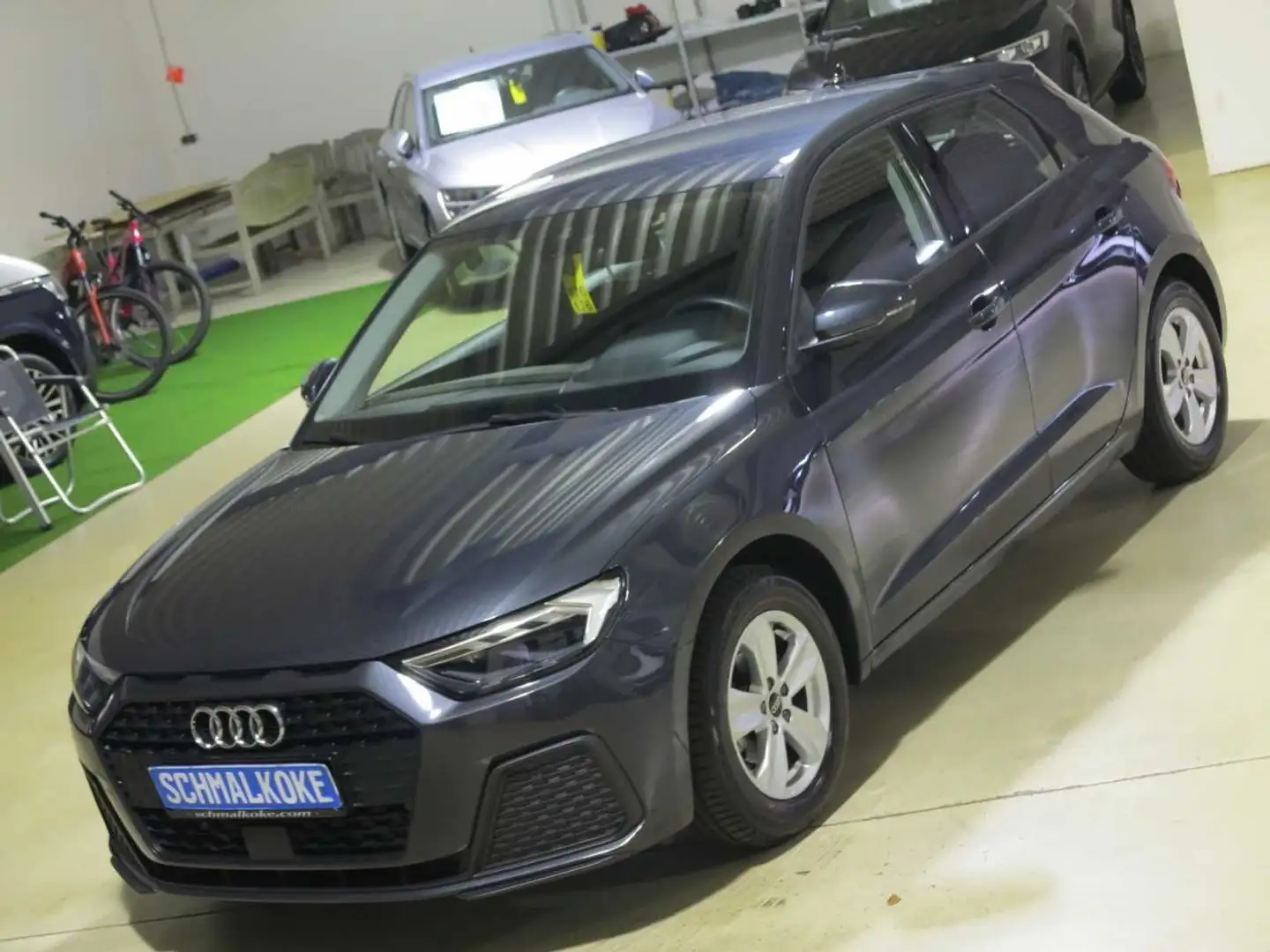 Audi A1 25 TFSI 1.0 Sportback S tronic DAB PDC GRA Grau - 2