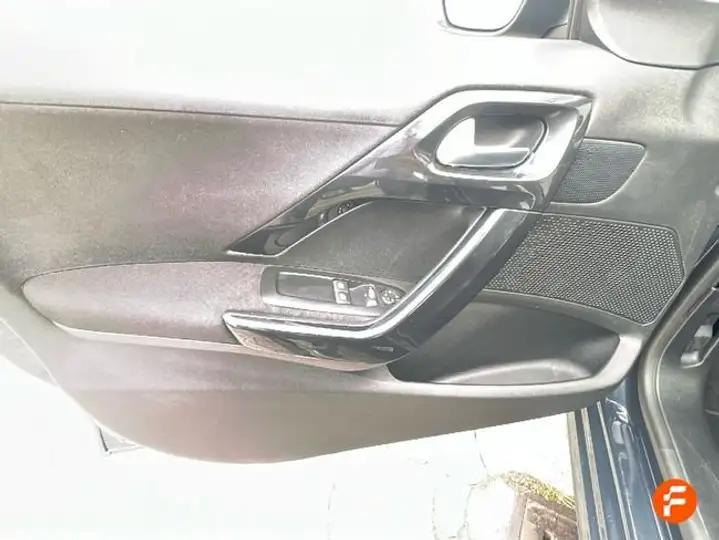 Peugeot 208 2018, foto 20