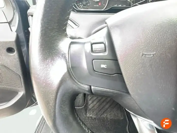 Peugeot 208 2018, foto 18