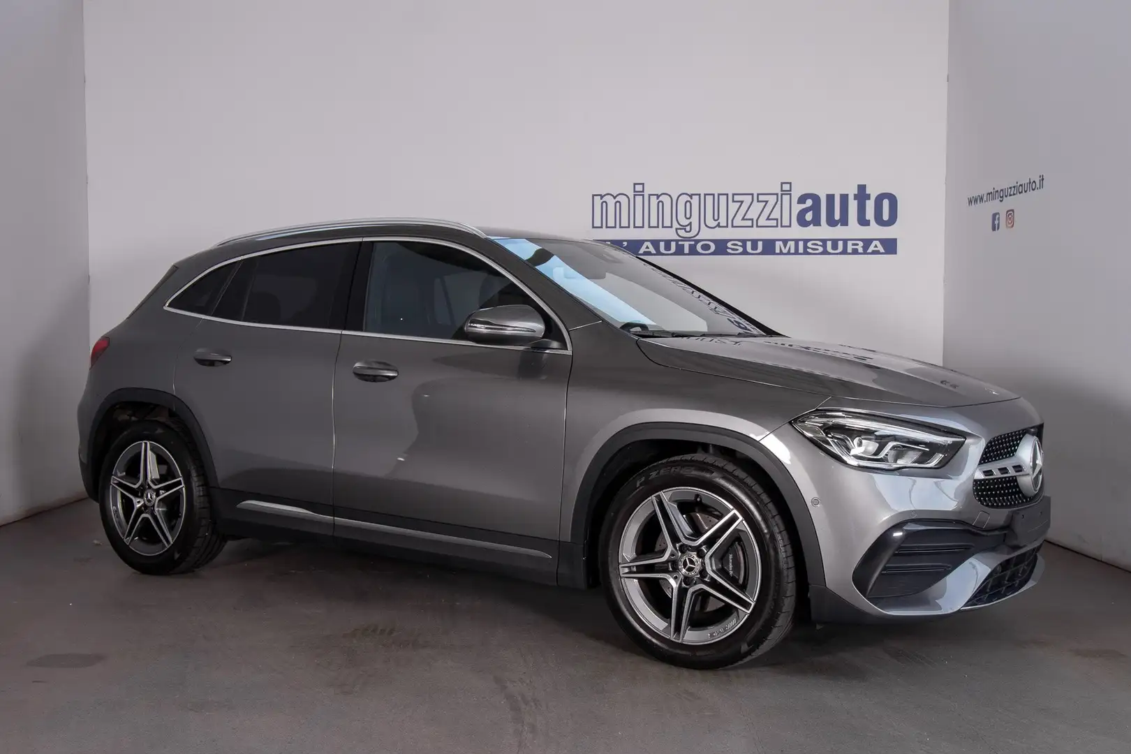 Mercedes-Benz GLA 200 Premium AMG auto 163 CV Grigio - 1