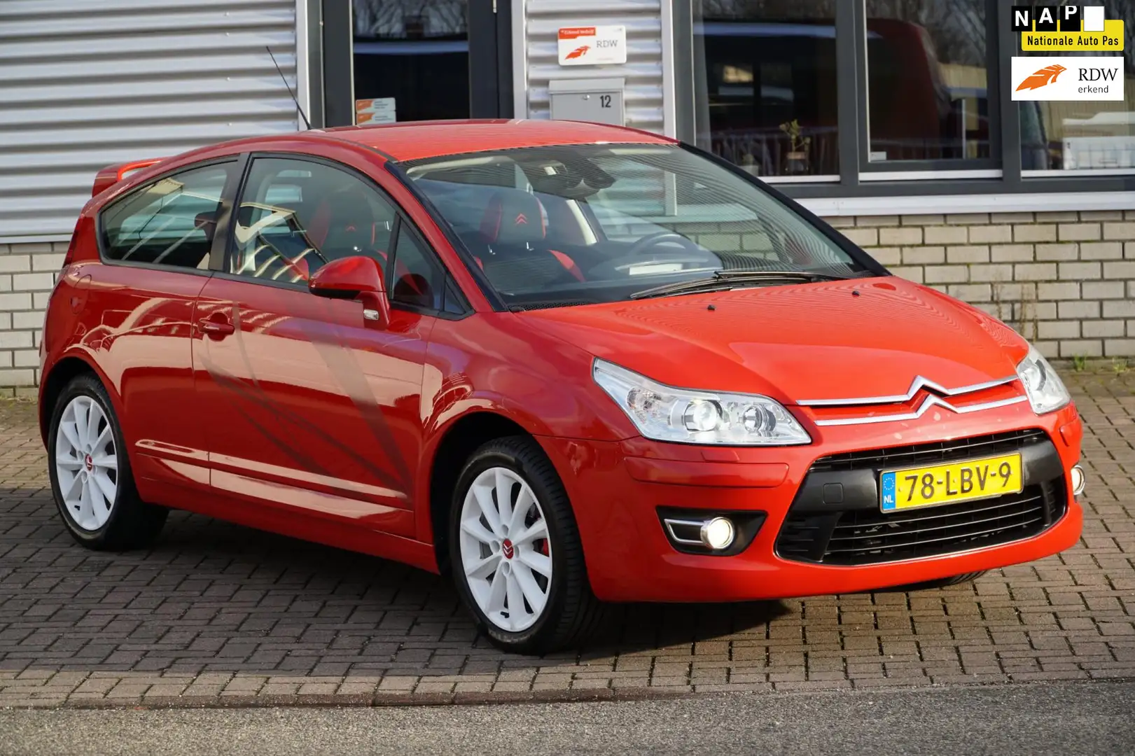 Citroen C4 Coupé 1.6 VTi by Loeb 1STE EIGENAAR Rood - 1