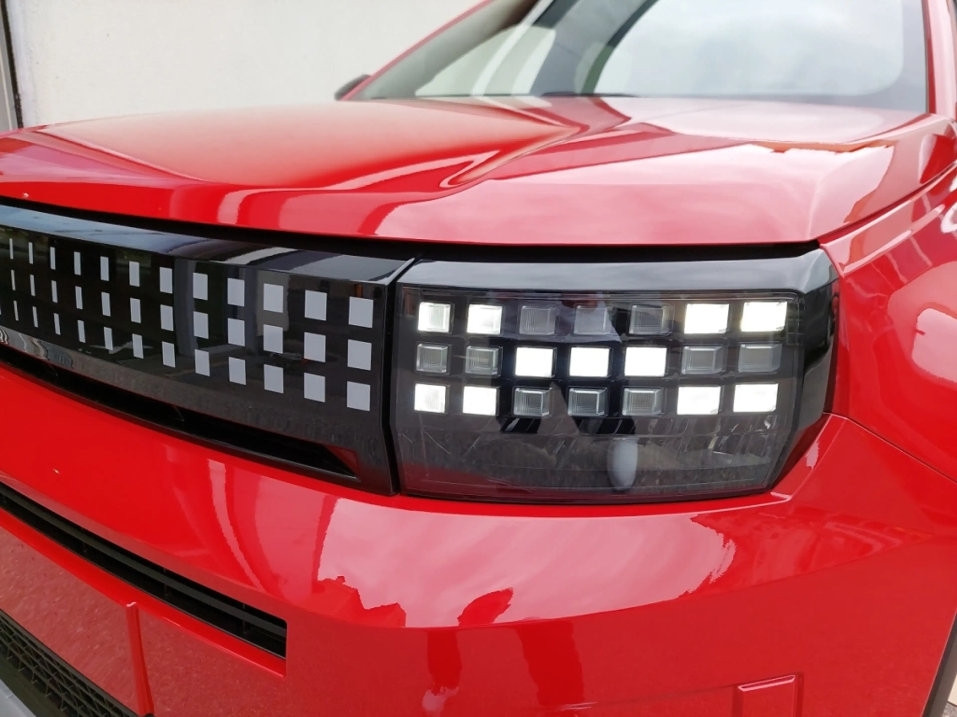 Fiat Grande Panda La Prima Hybrid — photo 15