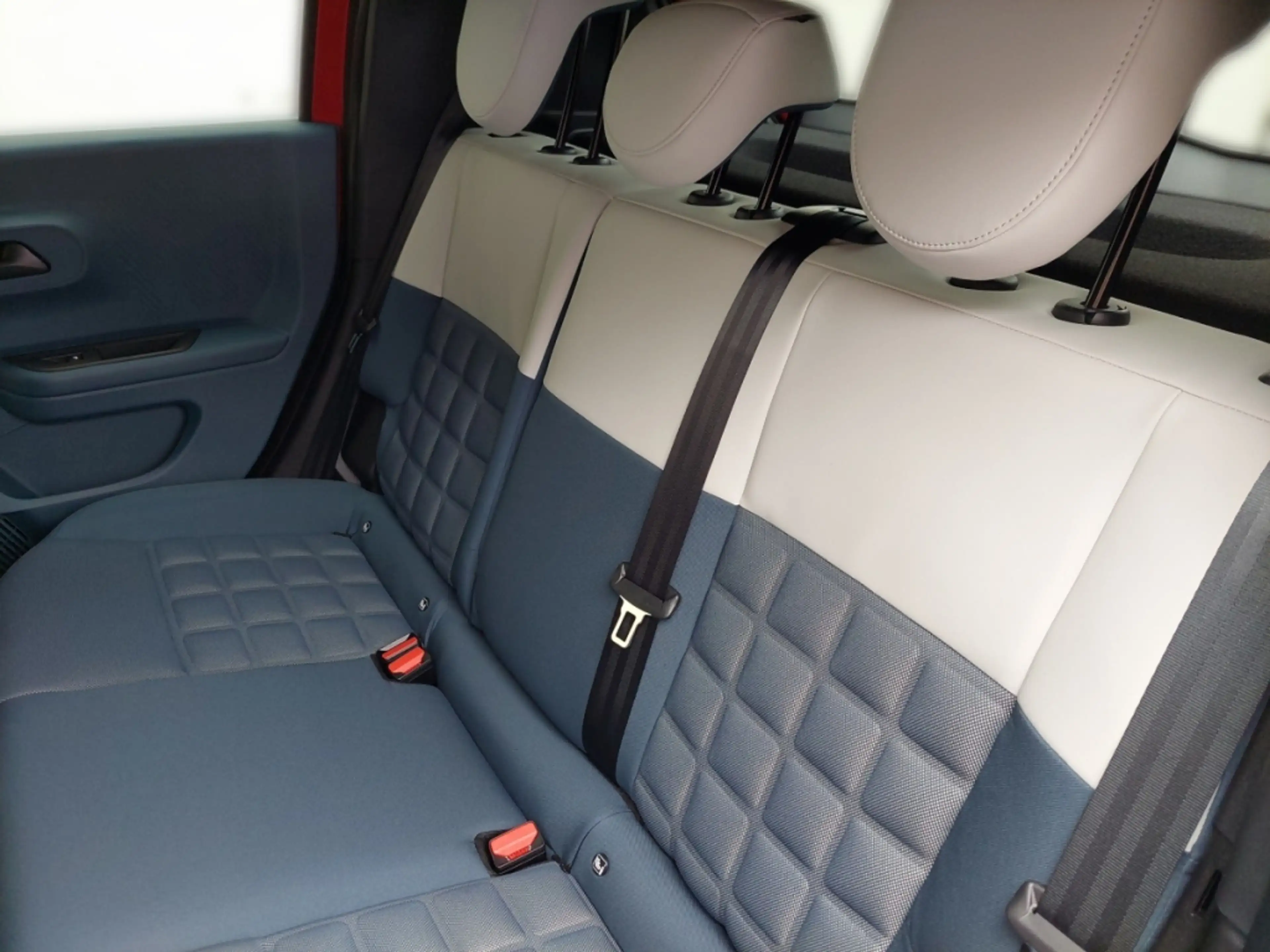 Fiat Grande Panda La Prima Hybrid — photo 9