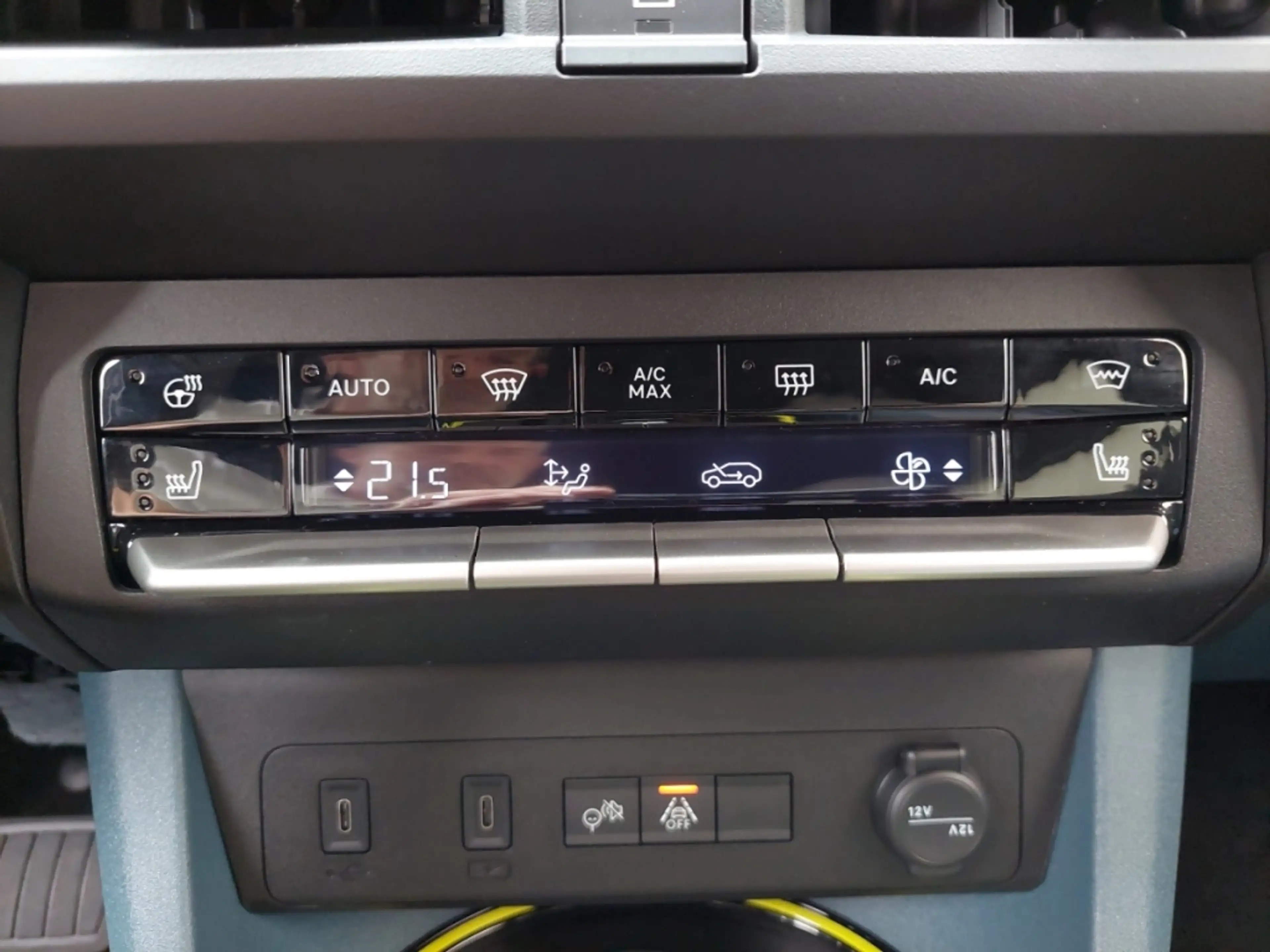 Fiat Grande Panda La Prima Hybrid — photo 14