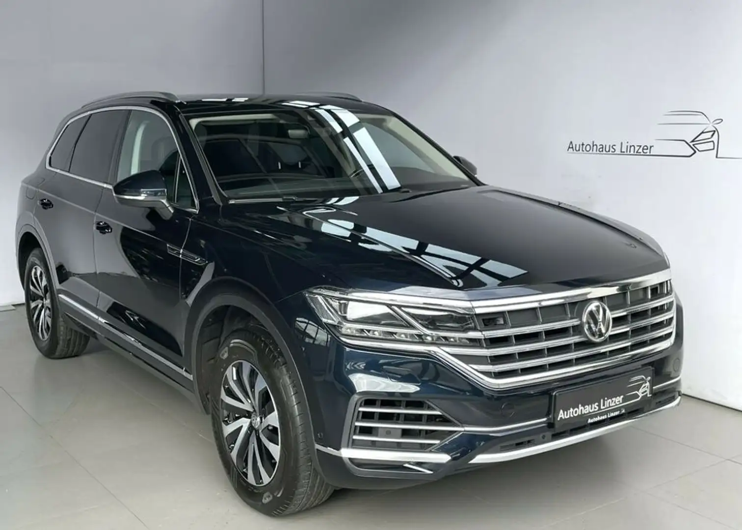 Volkswagen Touareg 4x4 *MATRIX*ACC*AHK*MEMO*KeyGo*AmbientB* Blau - 1