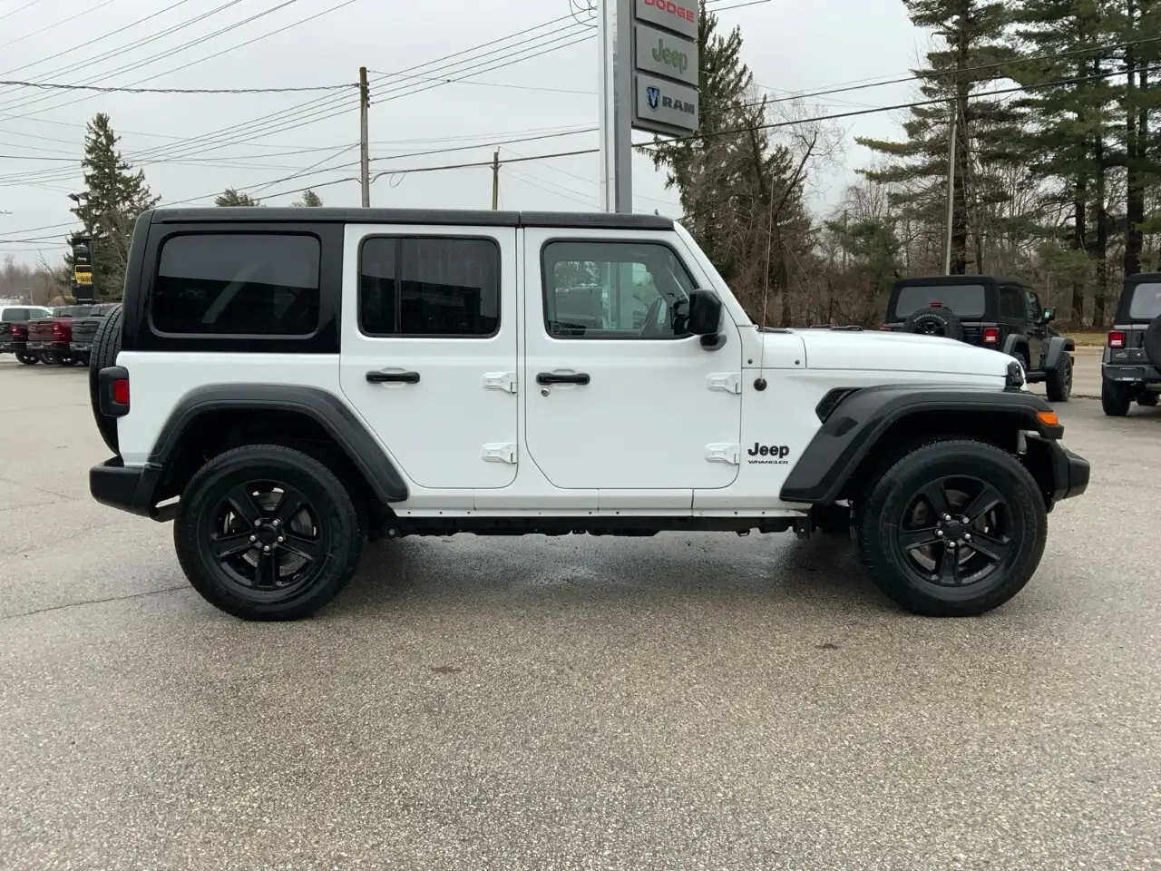 Jeep Wrangler снимка Jeep Wrangler
