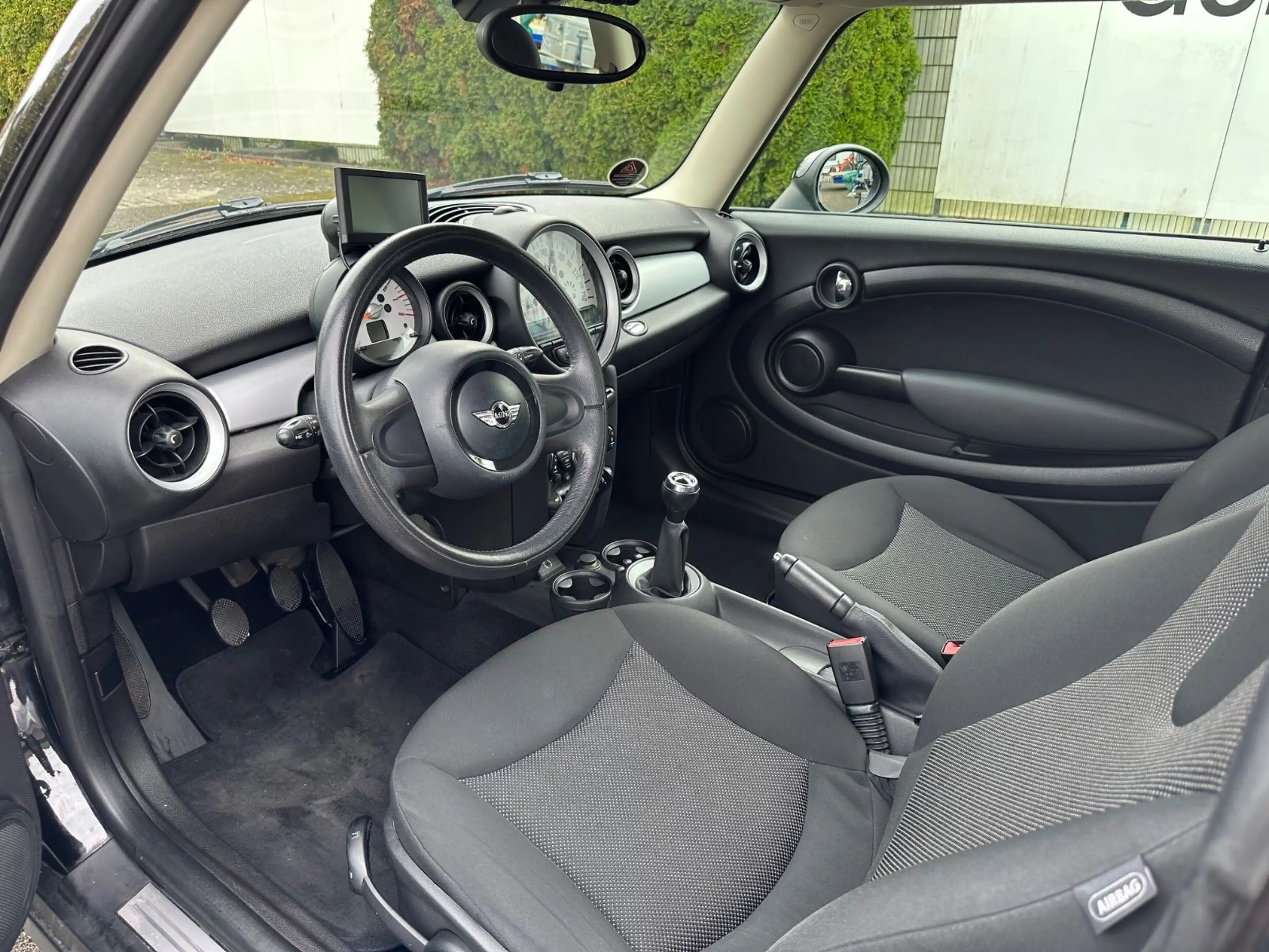 MINI One — photo 7