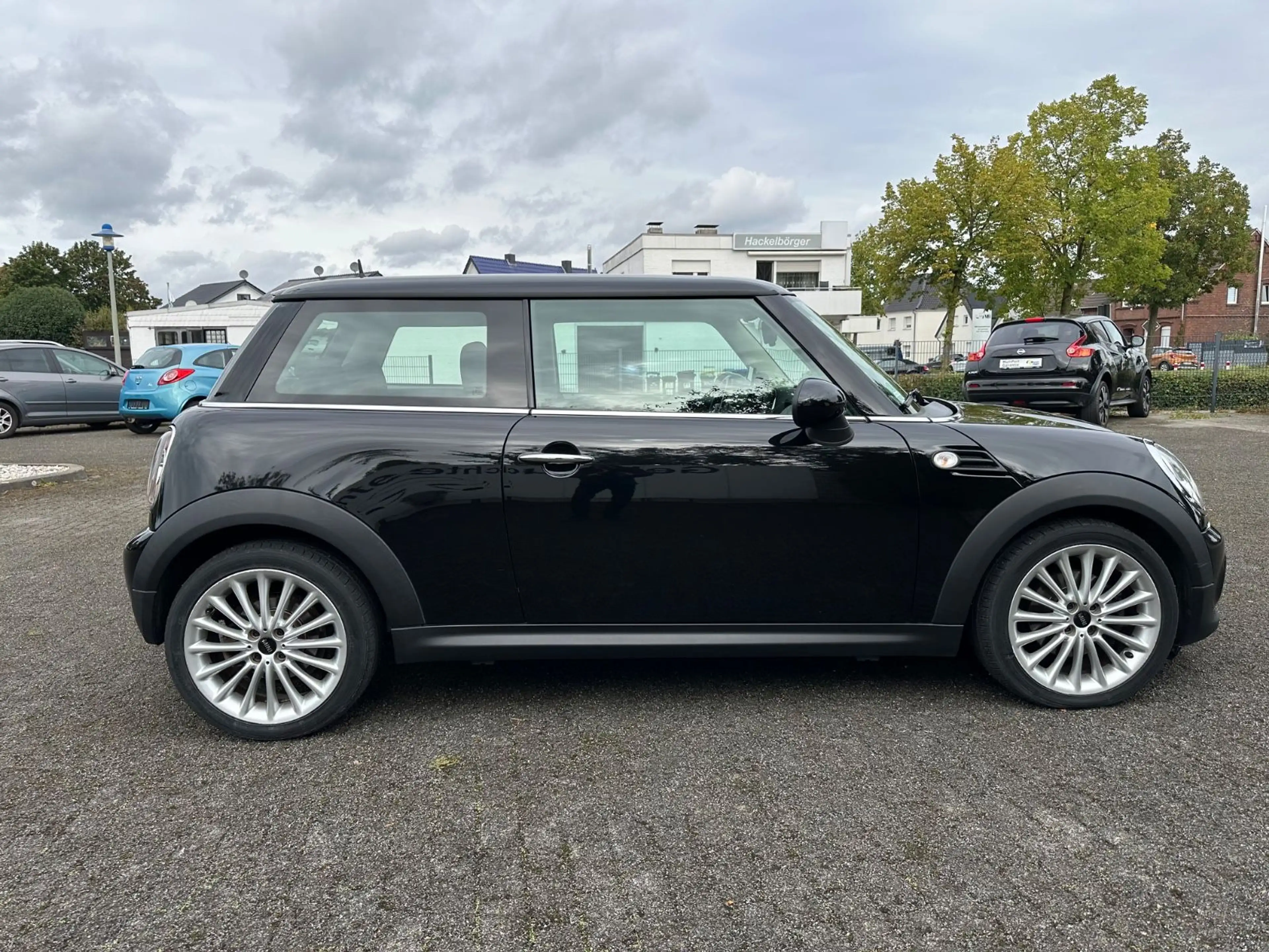 MINI One — photo 11