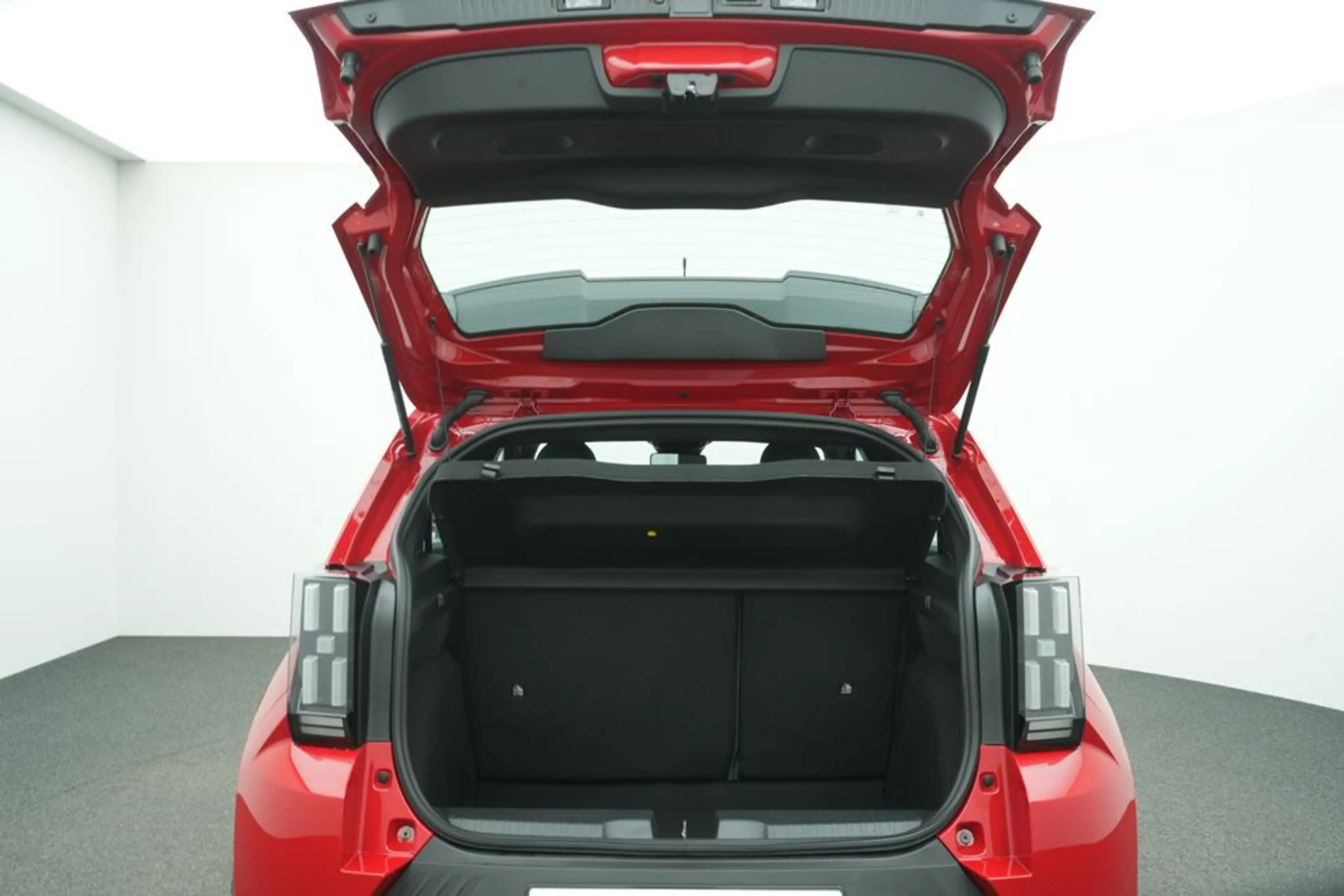 Fiat Grande Panda Elektro Red — photo 13