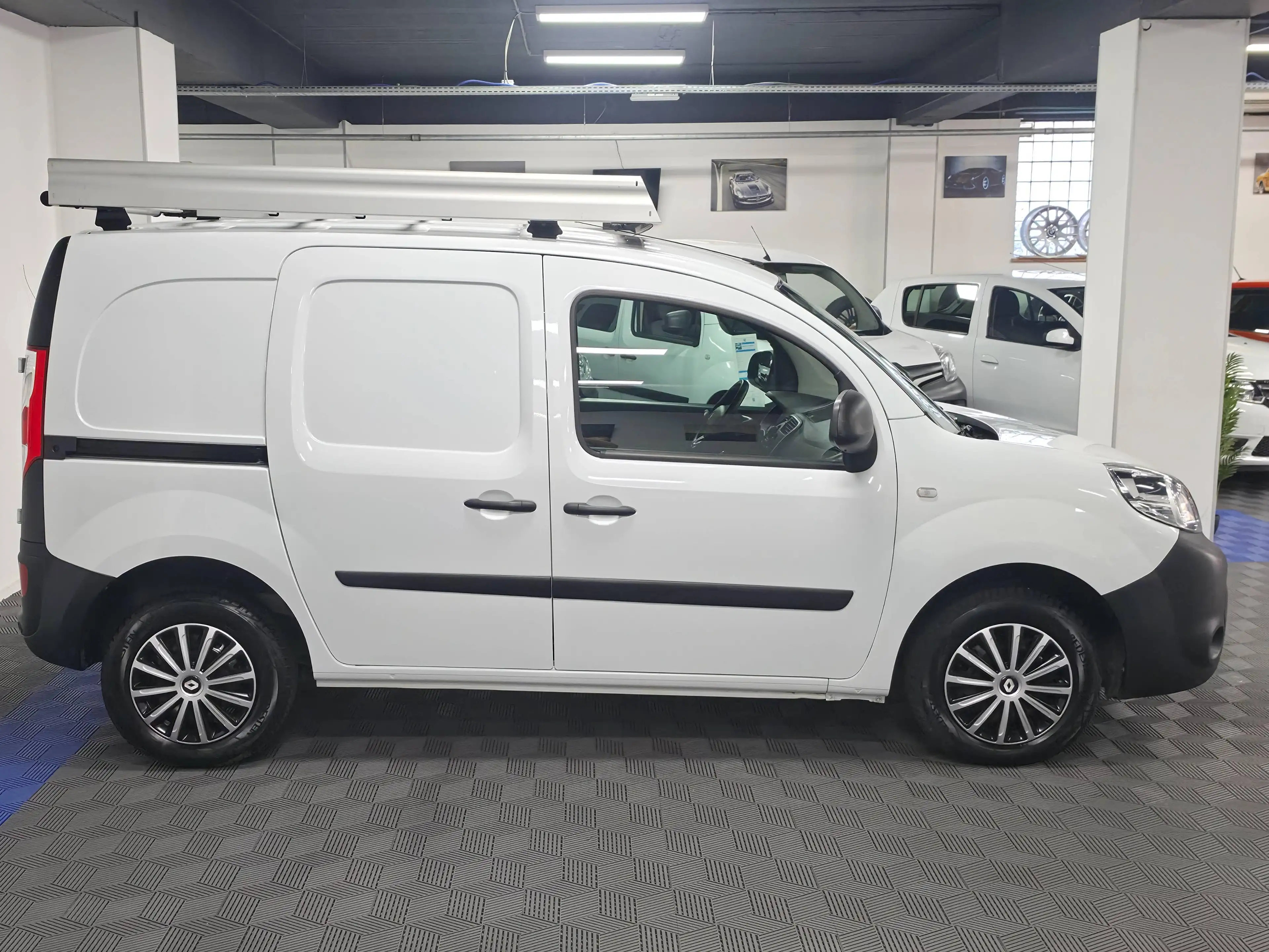 Renault Kangoo Express 1.2 TCe 115 essence · 29 117 km · Entretien Renault · Galerie · Garantie 1 an · TVA récupérable — photo 5