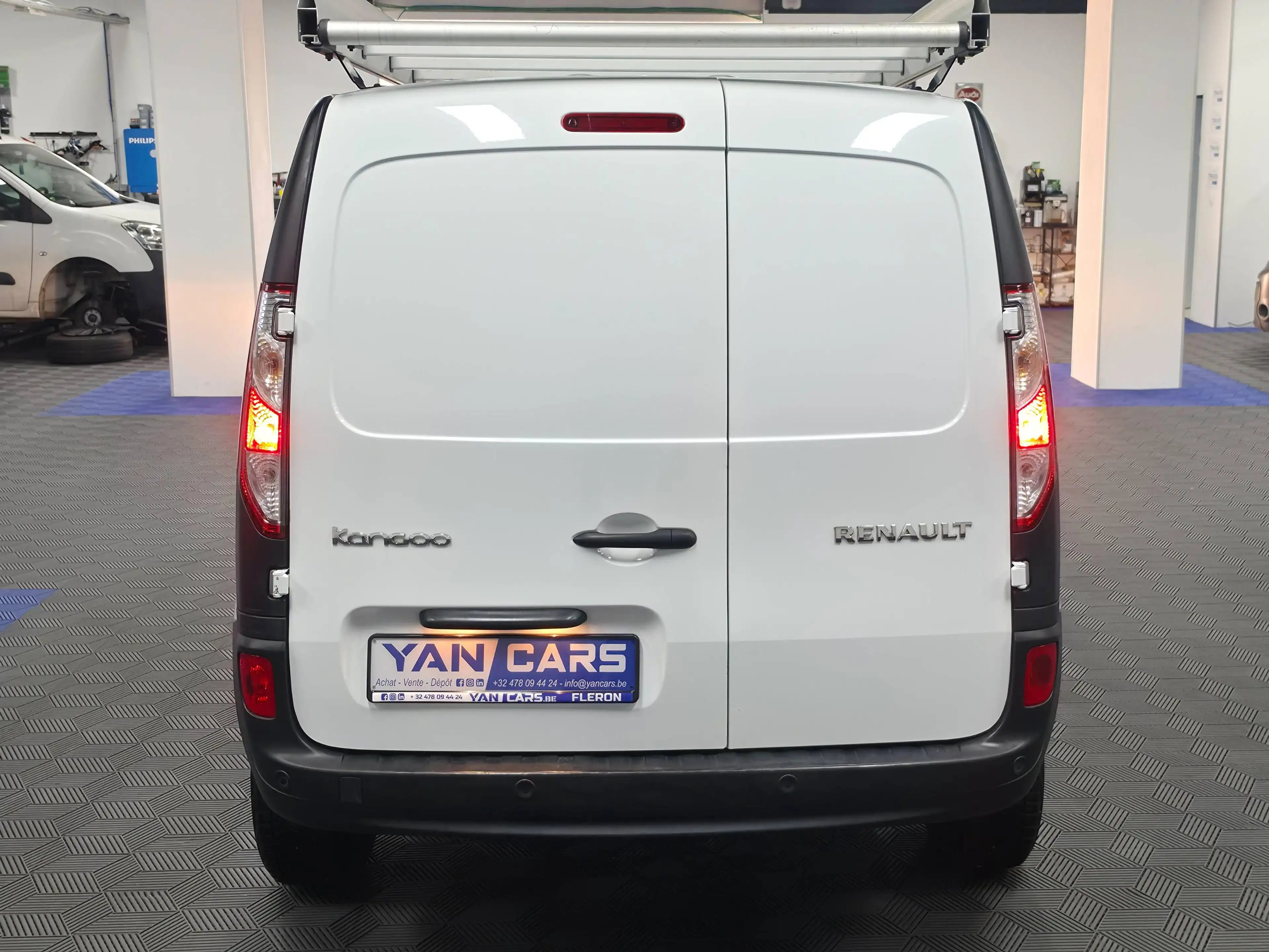Renault Kangoo Express 1.2 TCe 115 essence · 29 117 km · Entretien Renault · Galerie · Garantie 1 an · TVA récupérable — photo 8