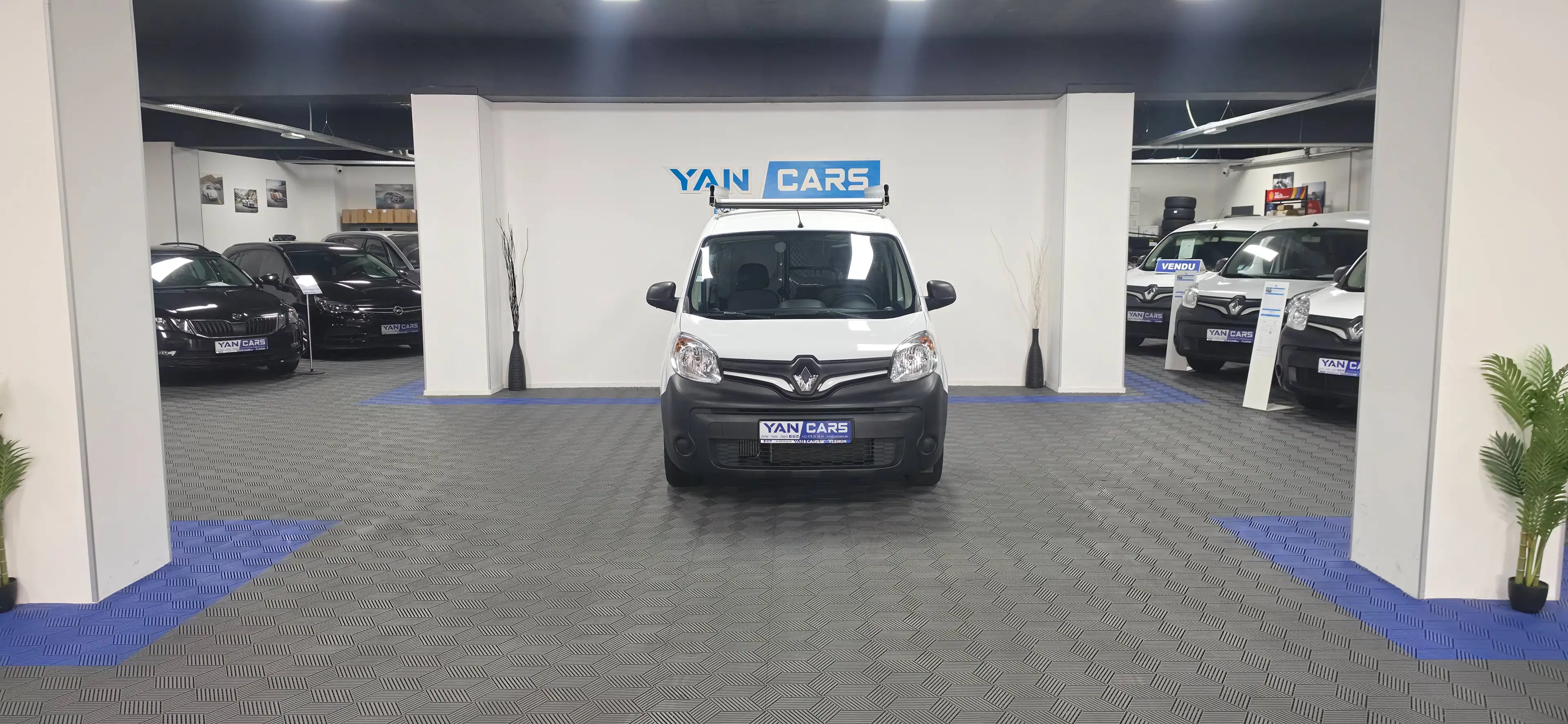 Renault Kangoo Express 1.2 TCe 115 essence · 29 117 km · Entretien Renault · Galerie · Garantie 1 an · TVA récupérable — photo 3