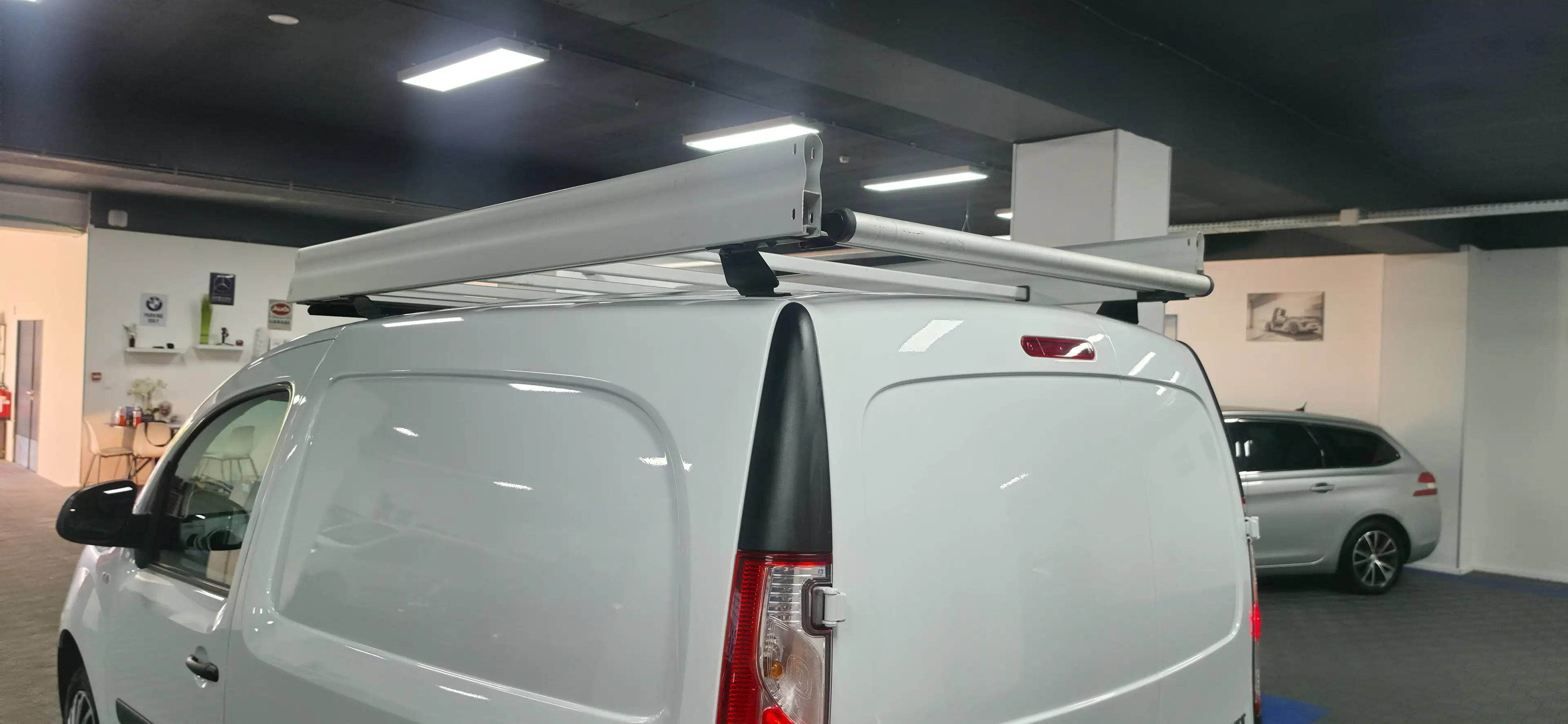 Renault Kangoo Express 1.2 TCe 115 essence · 29 117 km · Entretien Renault · Galerie · Garantie 1 an · TVA récupérable — photo 10