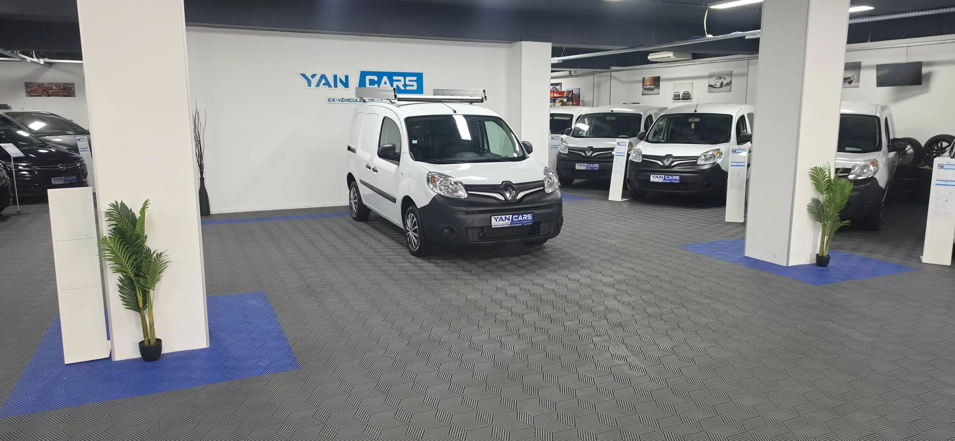 Renault Kangoo Express 1.2 TCe 115 essence · 29 117 km · Entretien Renault · Galerie · Garantie 1 an · TVA récupérable — photo 4