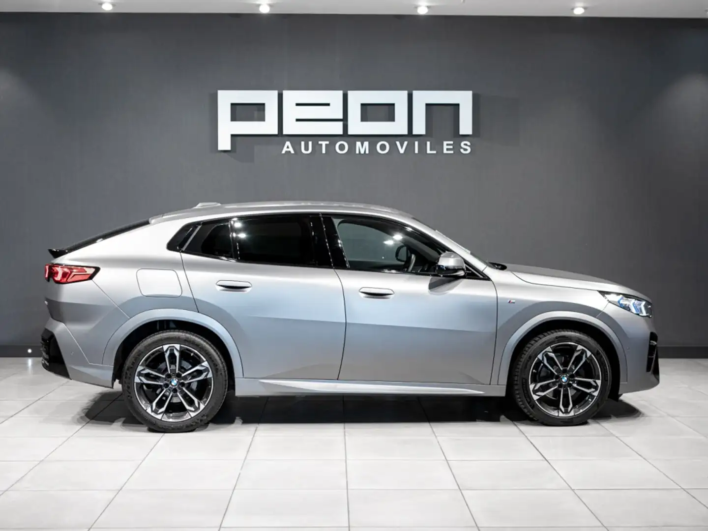 BMW X2 sDrive 18dA M Sport Gris - 2