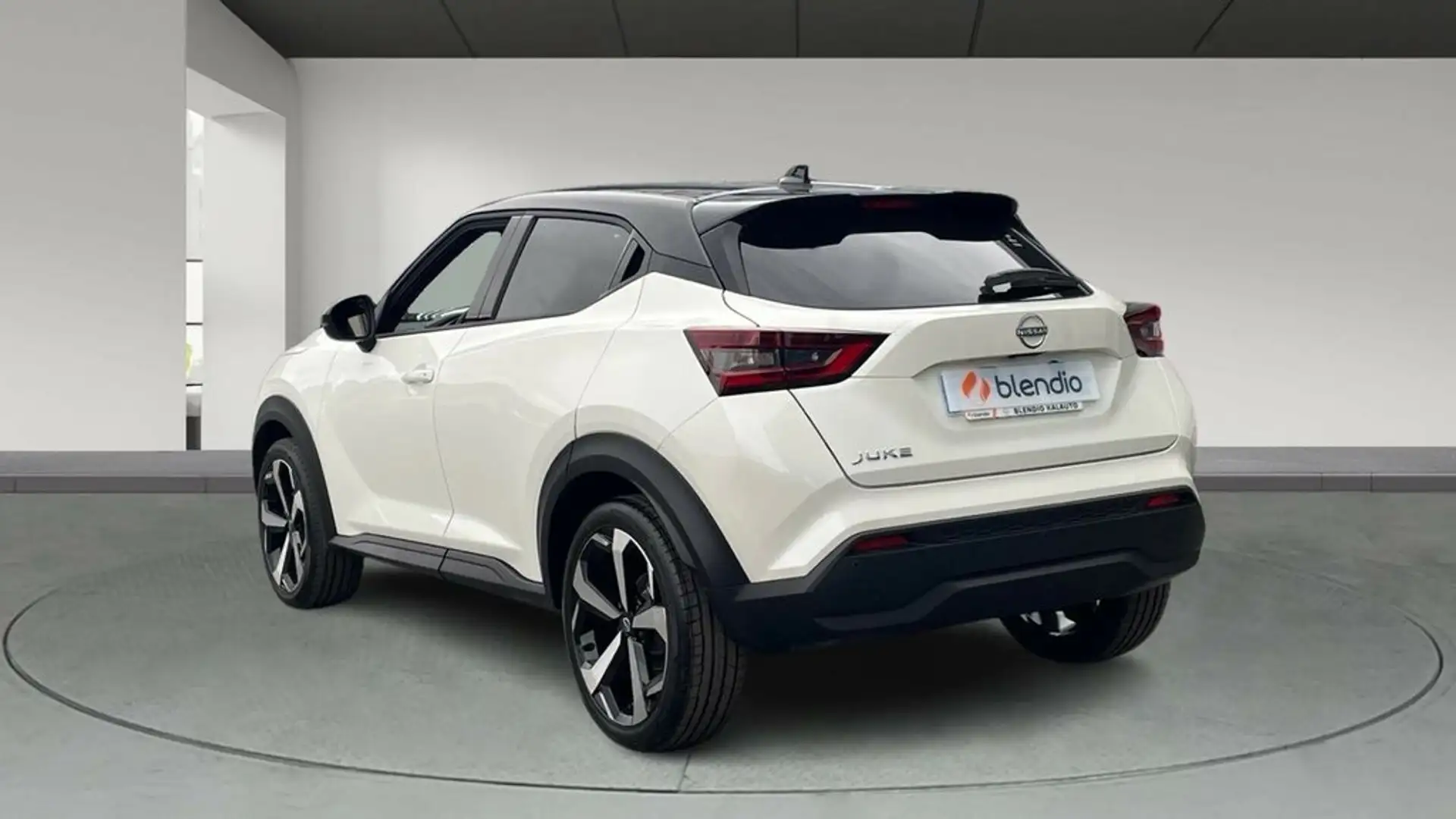 Nissan Juke 1.2 DIG-T Tekna 4x2 115 Wit - 2