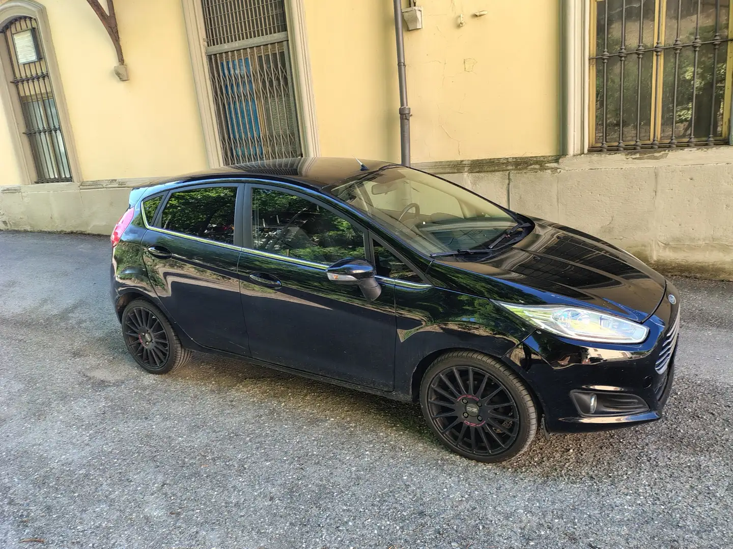 Ford Fiesta 5p 1.5 tdci Titanium 75cv - 2