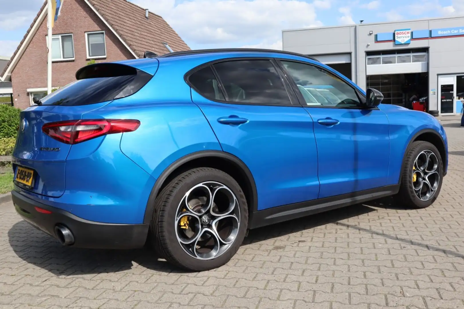 Alfa Romeo Stelvio 2.0 T AWD B-TECH met panoramadak Blauw - 2