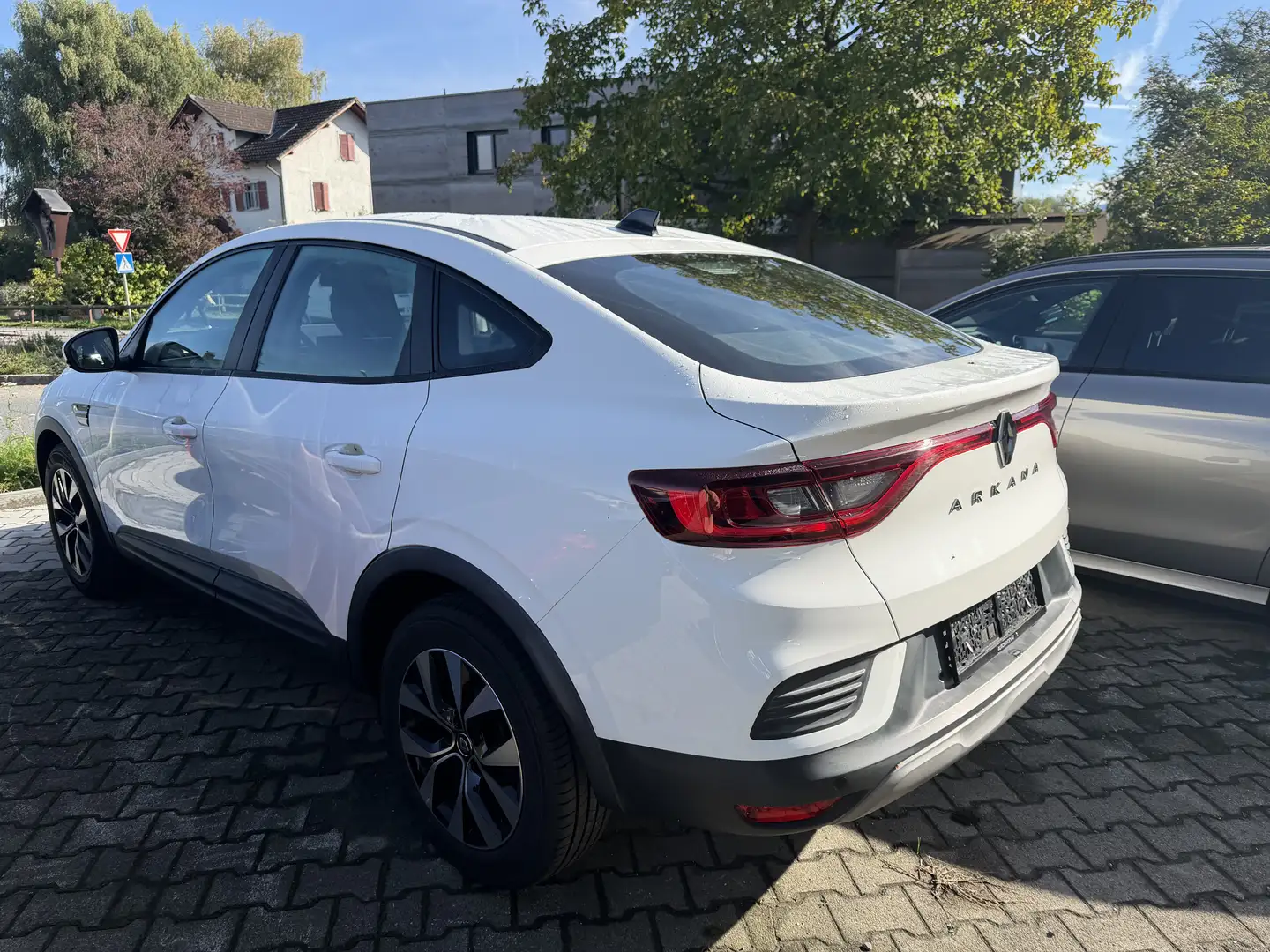 Renault Arkana Arkana TCe 140 EDC PF Zen Aut. Ehemaliger Listenneupreis € 32 540,00 Weiß - 2
