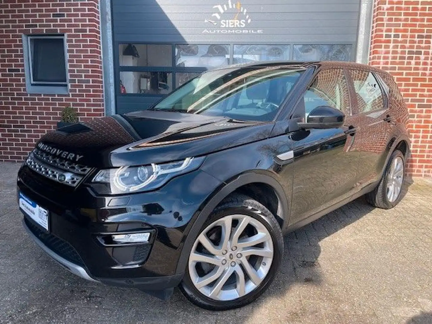 Land Rover Discovery Sport DISCOVERY SPORT 2.2 SD4 190PS 4WD HSE, 1. HAND Schwarz - 1