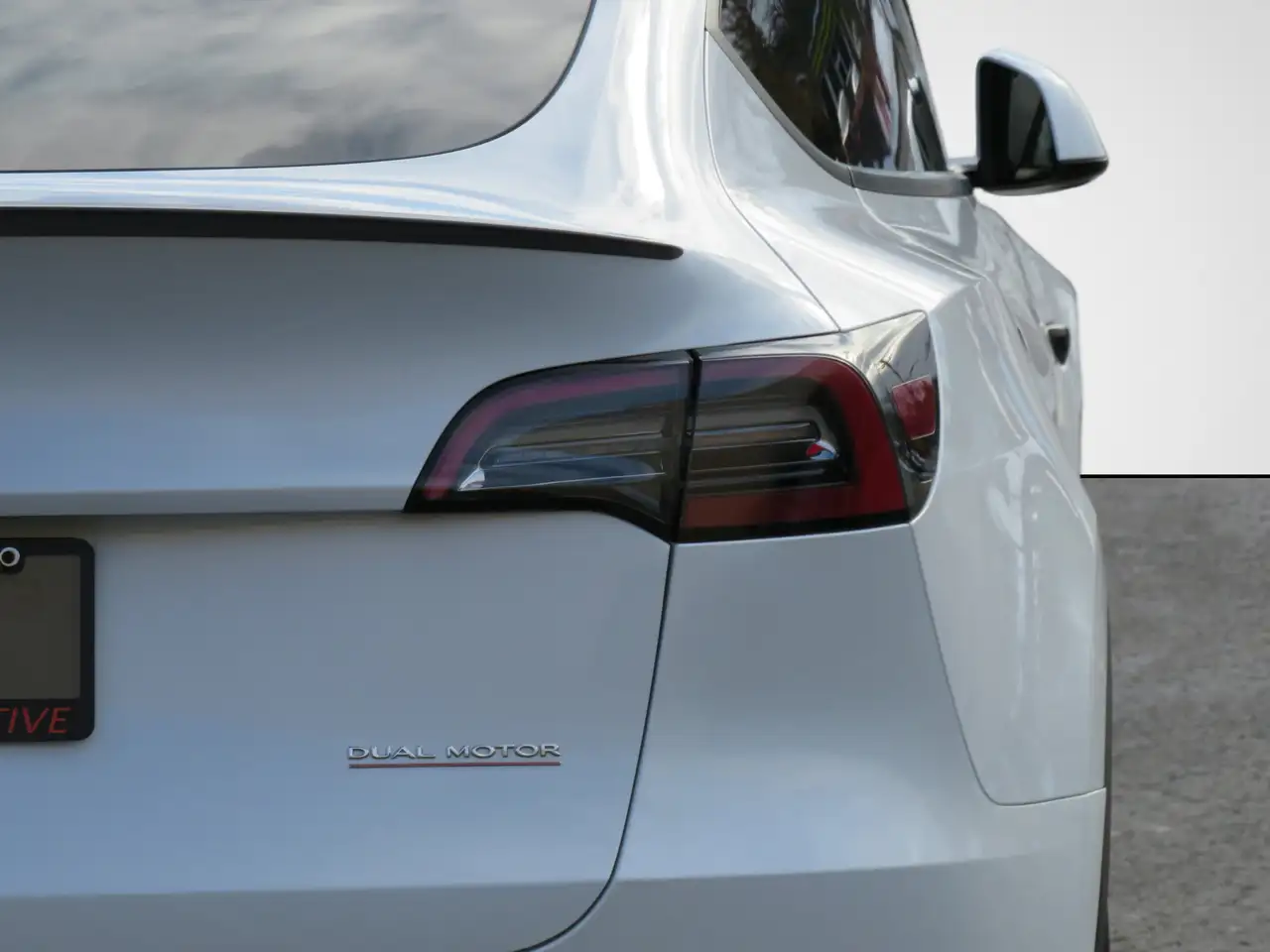 Tesla Model Y снимка Tesla Model Y