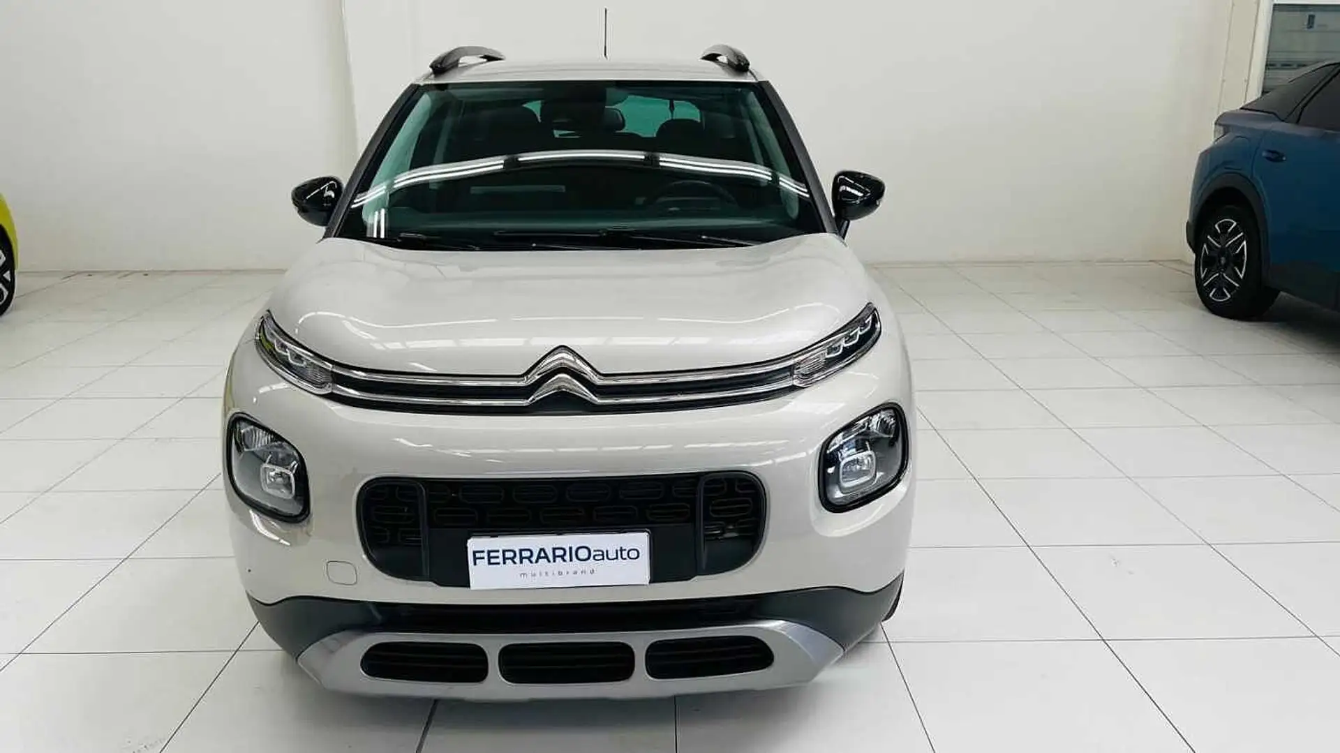 Citroen C3 Aircross 1ª s. PureTech 110 S&S Shine Beige - 2