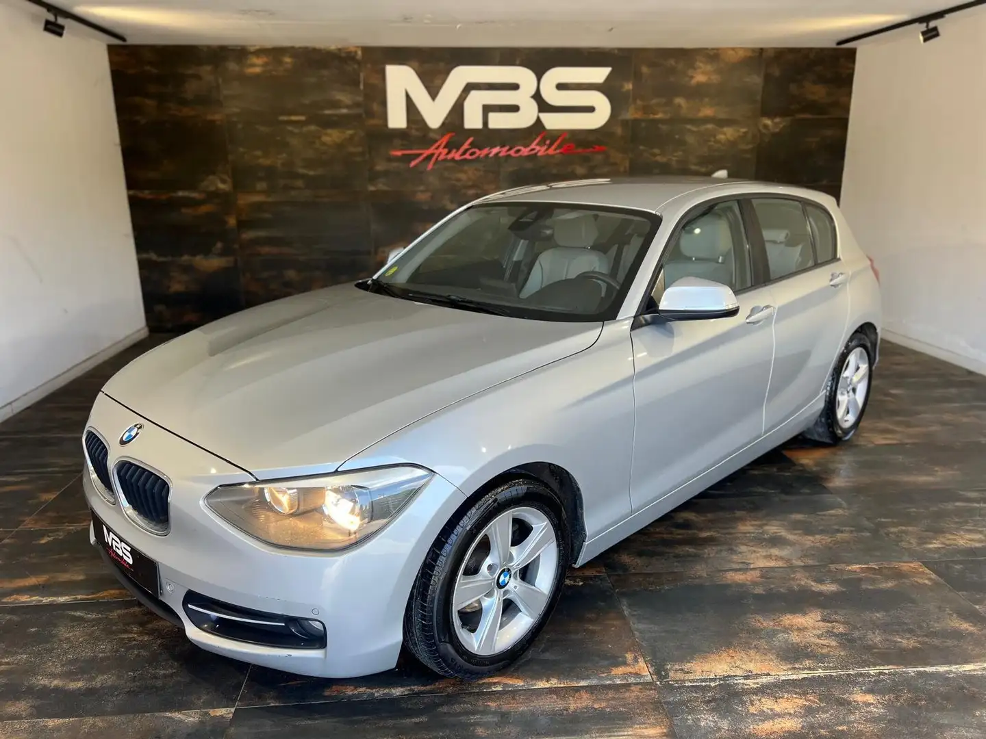 BMW 116 116 d * AUTO * RADARS * CLIM-BIZONE * CUIRE * GPS Gris - 2