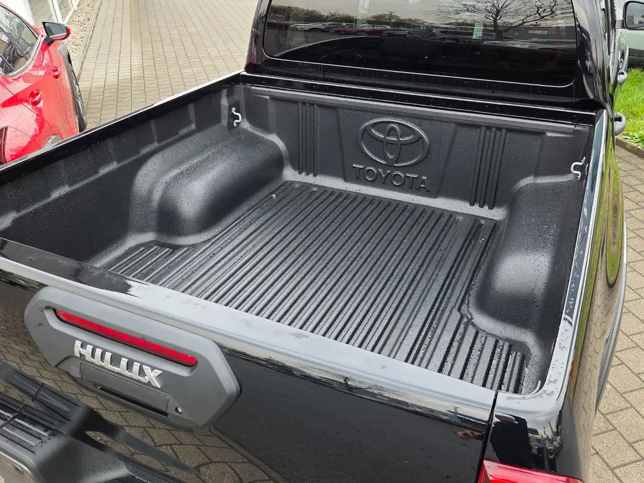 Toyota Hilux 2.8 D-4D 4x4 Double Cab Invincible Navi JBL 7