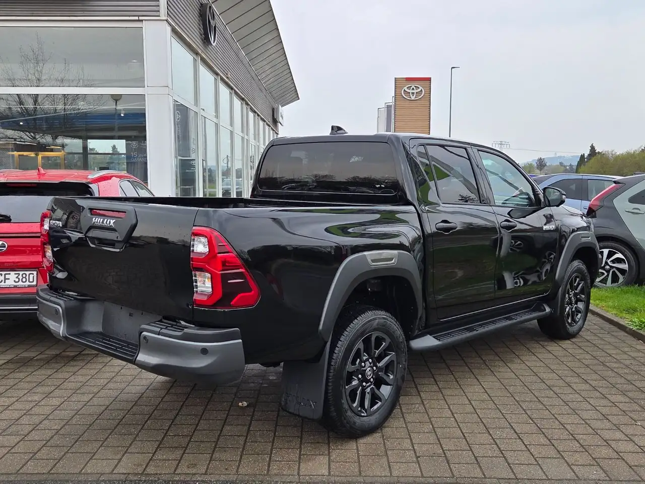 Toyota Hilux 2.8 D-4D 4x4 Double Cab Invincible Navi JBL 6