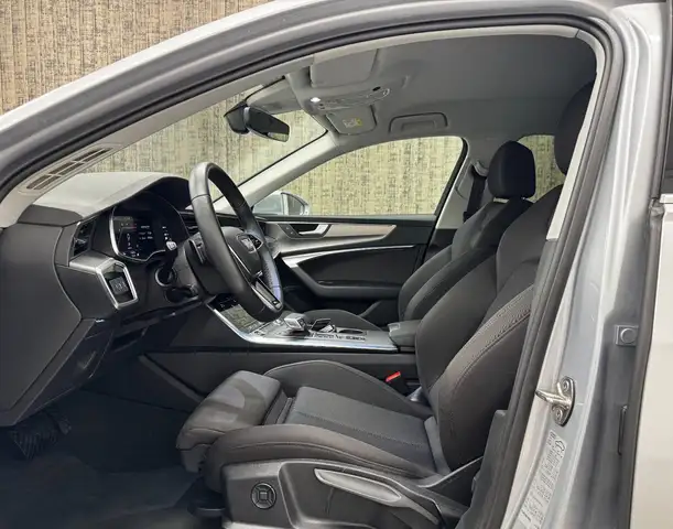 Audi A6 view 10
