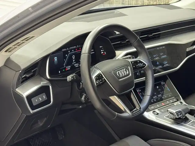 Audi A6 view 11