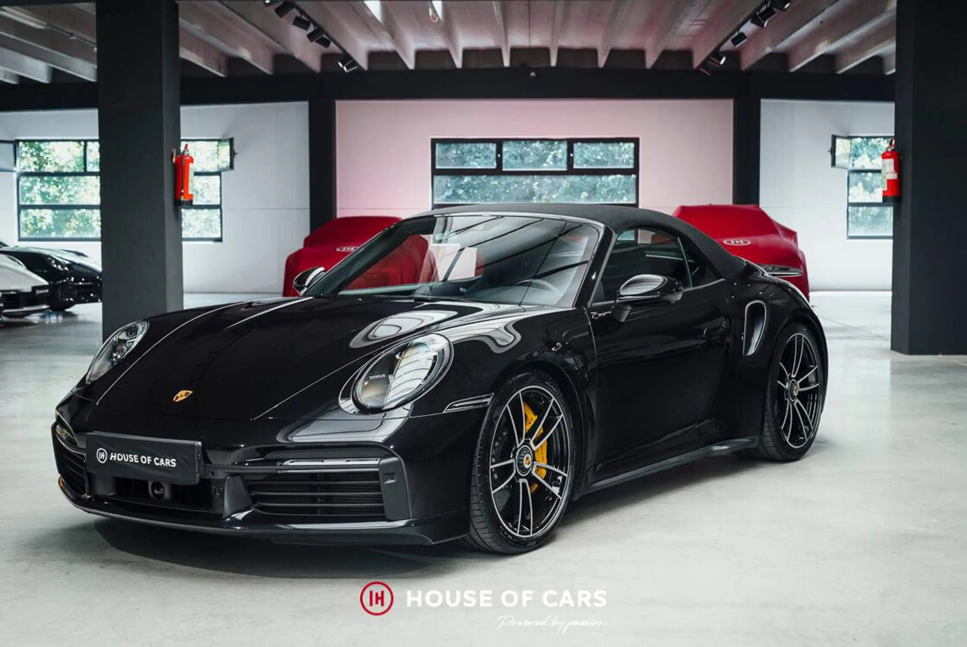 Porsche 911 992.1 Turbo S Cab PDK - Belgian car - 1st paint — photo 2