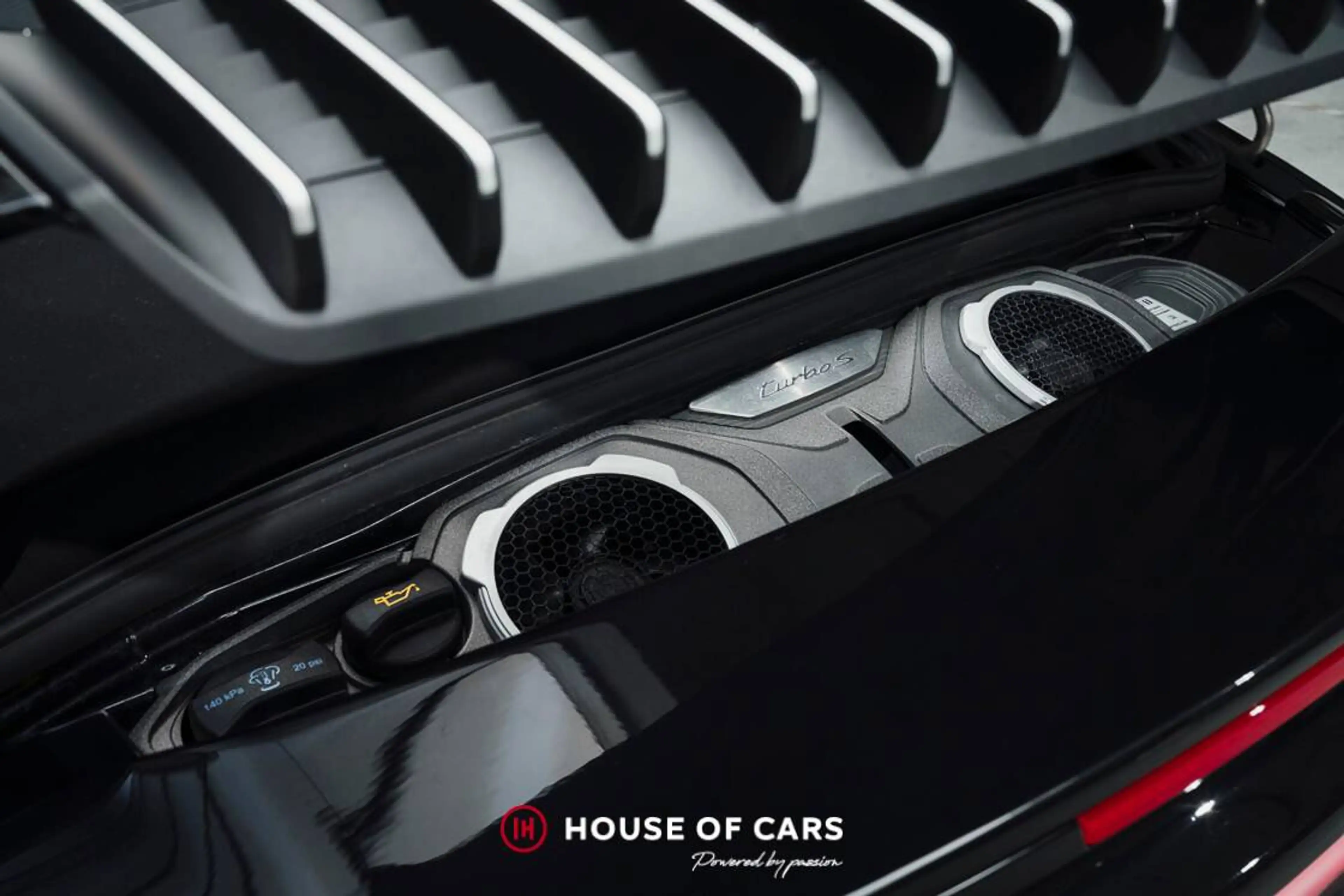 Porsche 911 992.1 Turbo S Cab PDK - Belgian car - 1st paint — photo 14