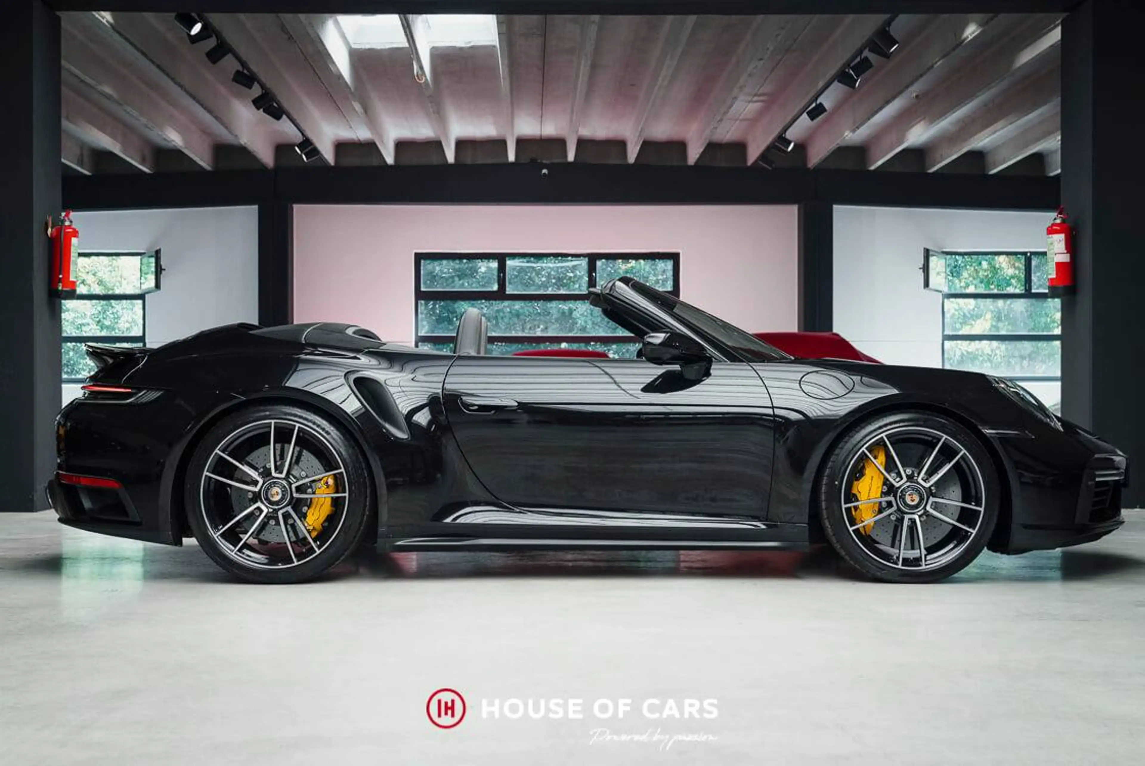 Porsche 911 992.1 Turbo S Cab PDK - Belgian car - 1st paint — photo 5