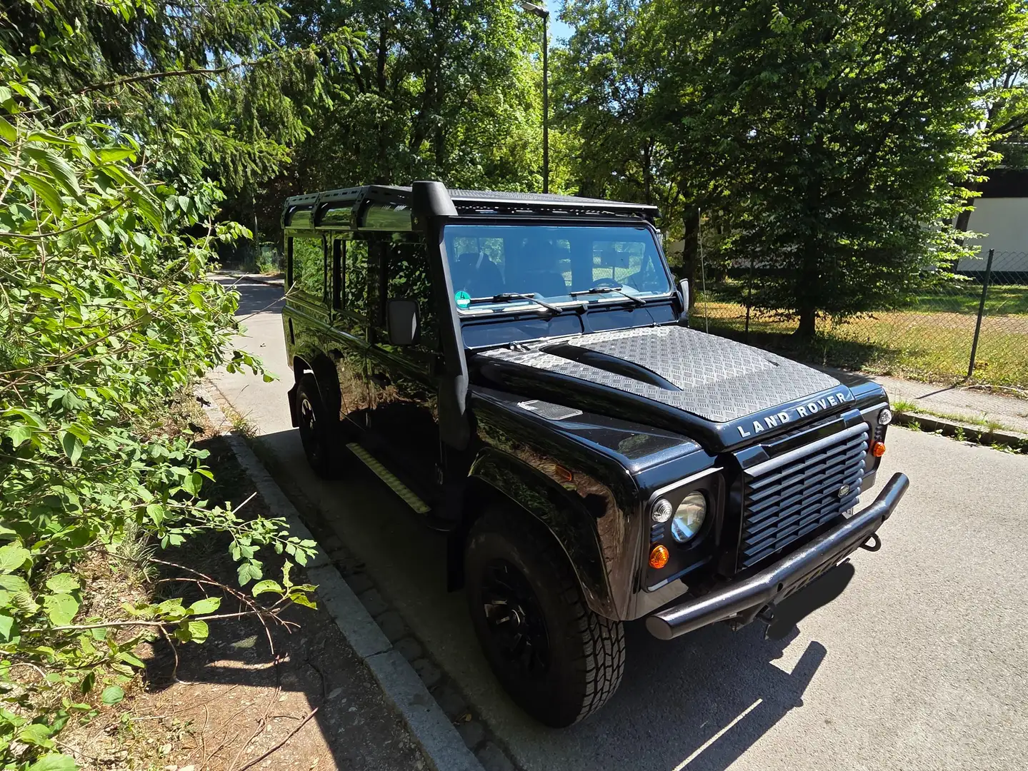 Land Rover Defender Defender 110 SW Diesel 5-Türer Schwarz - 2