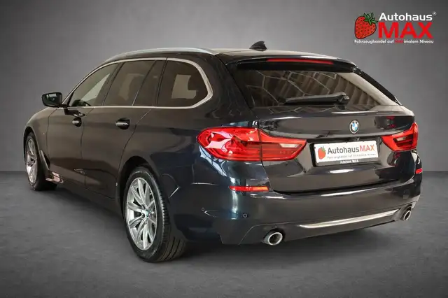 BMW 5 Series view 3
